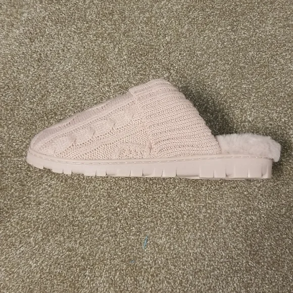 Pink Memory Foam Slippers - Picture 6 of 7